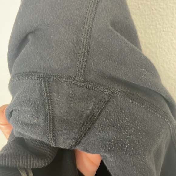 LULULEMON Inner Essence Crop
Black / Slate size 8 MSRP $82 - Picture 7 of 7